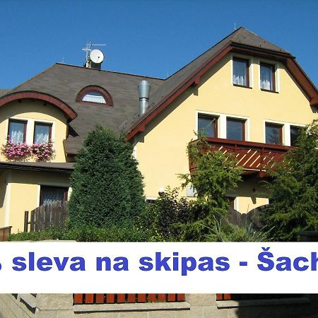 Penzion Albina - Restaurace Vysoké nad Jizerou Buitenkant foto