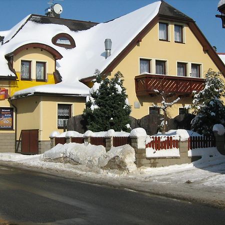 Penzion Albina - Restaurace Vysoké nad Jizerou Buitenkant foto