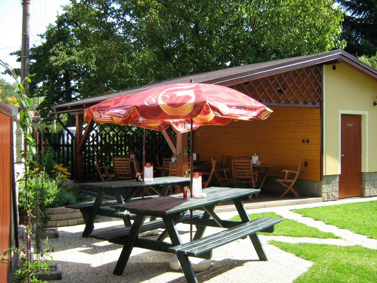 Penzion Albina - Restaurace Vysoké nad Jizerou Buitenkant foto