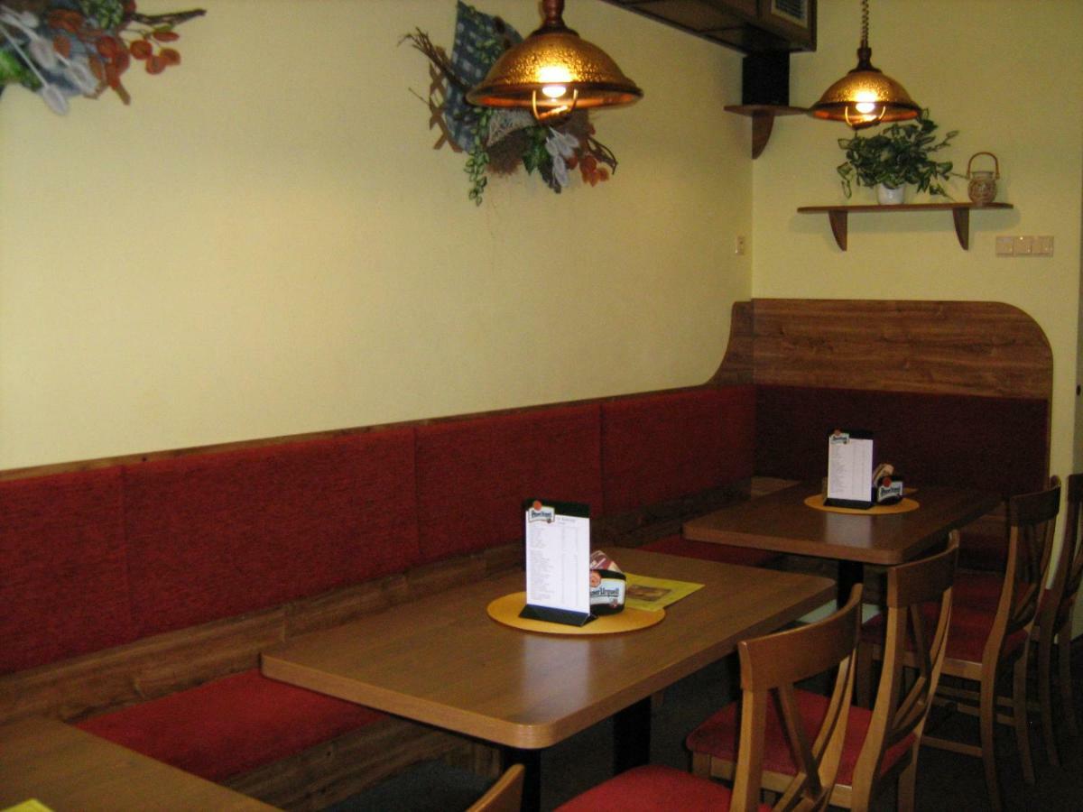 Penzion Albina - Restaurace Vysoké nad Jizerou Buitenkant foto