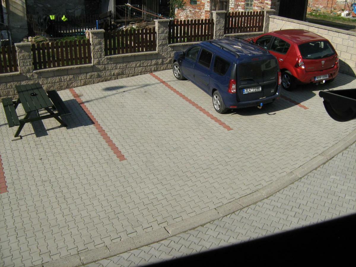 Penzion Albina - Restaurace Vysoké nad Jizerou Buitenkant foto