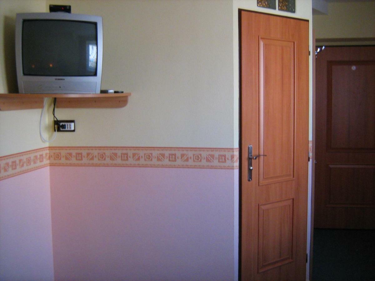 Penzion Albina - Restaurace Vysoké nad Jizerou Buitenkant foto
